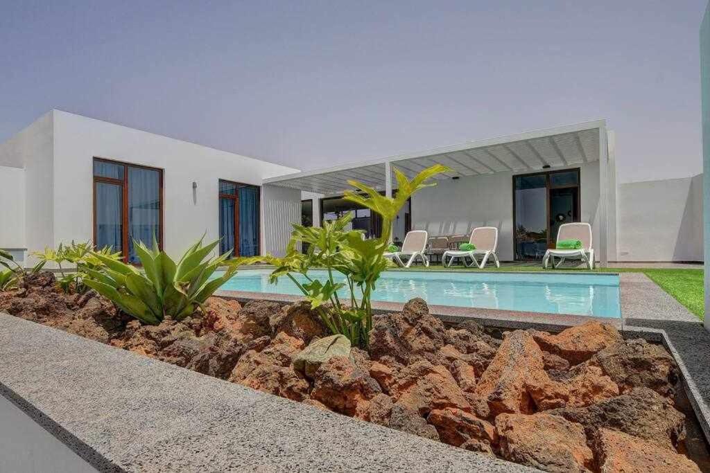 Villa Ponzos Chalet Independiente Y Privado Triquivijate Exterior foto